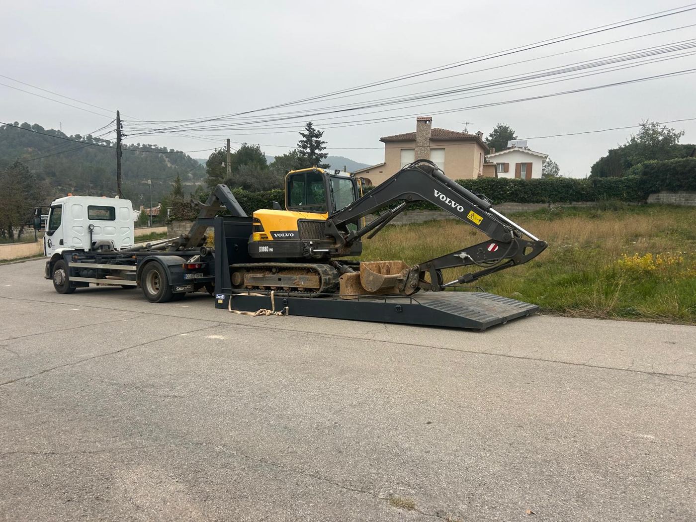 Desbroce de parcela en Castellbell i el Vilar