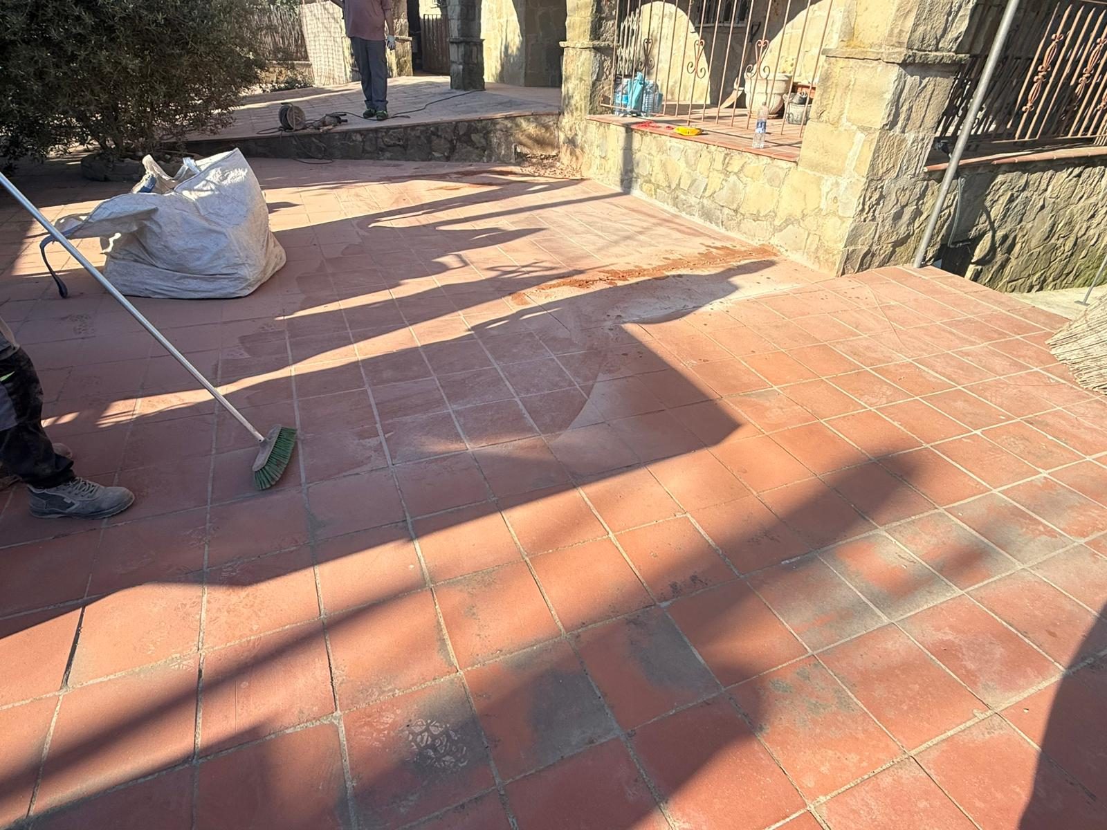Zanja de cimentación en patio de casa en Vacarisses - foto 6