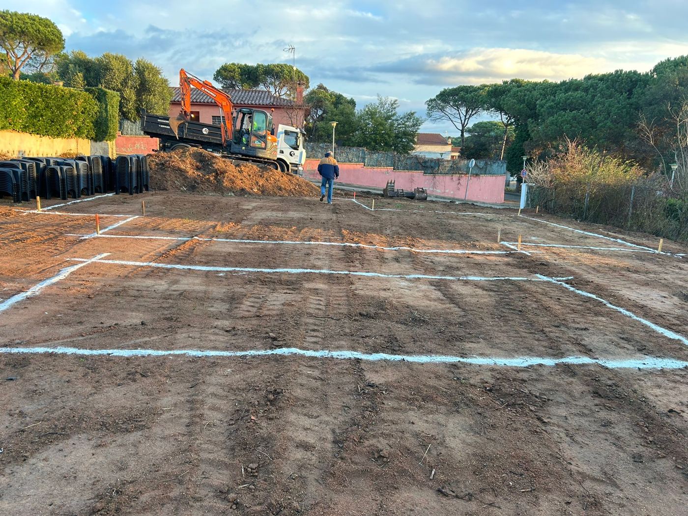 Desbroce, marcación y excavación de cimientos para casa aislada en Vidreres - foto 2